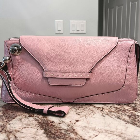 LIKE NEW 💥 BEAUTIFUL BCBGMAXAZRIA DUSTY PINK WRISTLET CLUTCH BAG - Picture 1 of 9